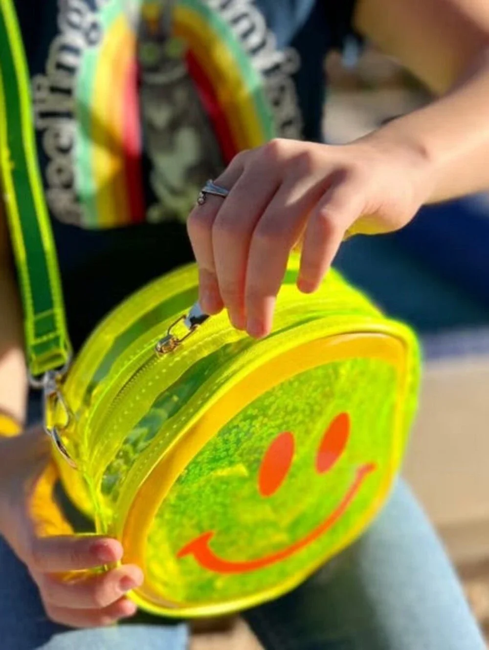 Christmas gift. Bewaltz jelly yellow smiley round crossbody filled with glitter